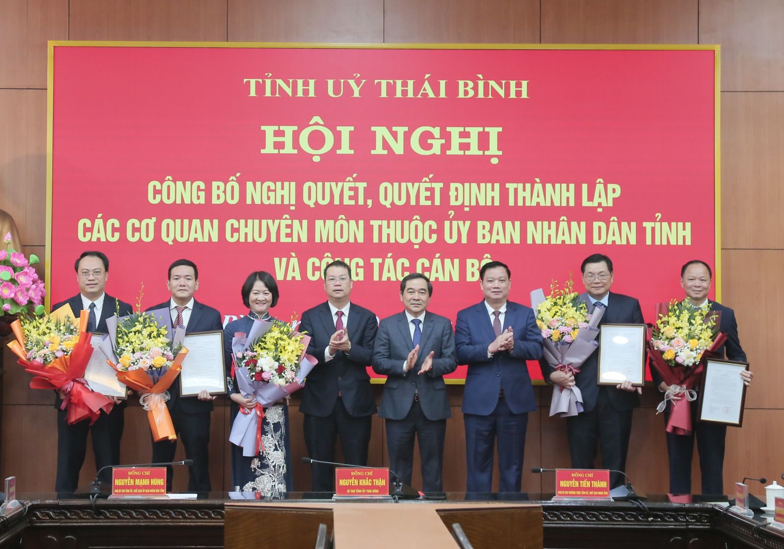   Nh883 Nh88 casino, Quyết định thành lập các cơ quan chuyên môn thuộc Nh88 casino tỉnh và Nh88 Nha cai cán bộ