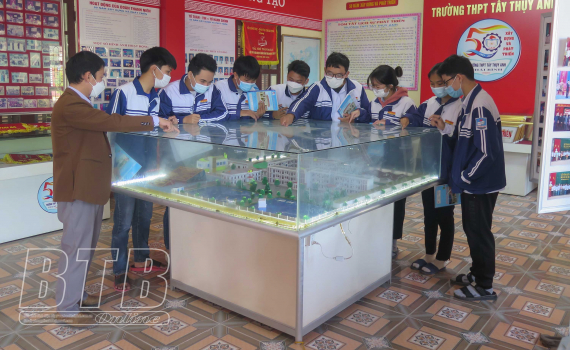   Ngành Giáo dục: Sôi nổi phong trào thi đua