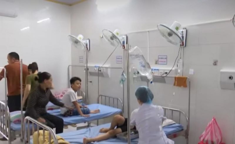   Thái Bình: Đề nghị xử phạt cơ sở sản xuất bánh bông lan gây ngộ độc cho 28 học sinh