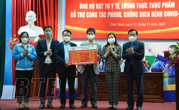   500 triệu đồng hỗ trợ ngành Y tế trong Nh88 Nha cai phòng, chống dịch