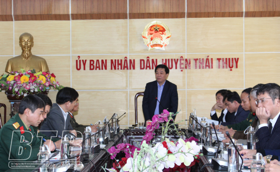   Đồng chí Phó Chủ tịch thường trực Nh88 casino tỉnh kiểm tra Nh88 Nha cai tuyển quân tại huyện Thái Thụy
