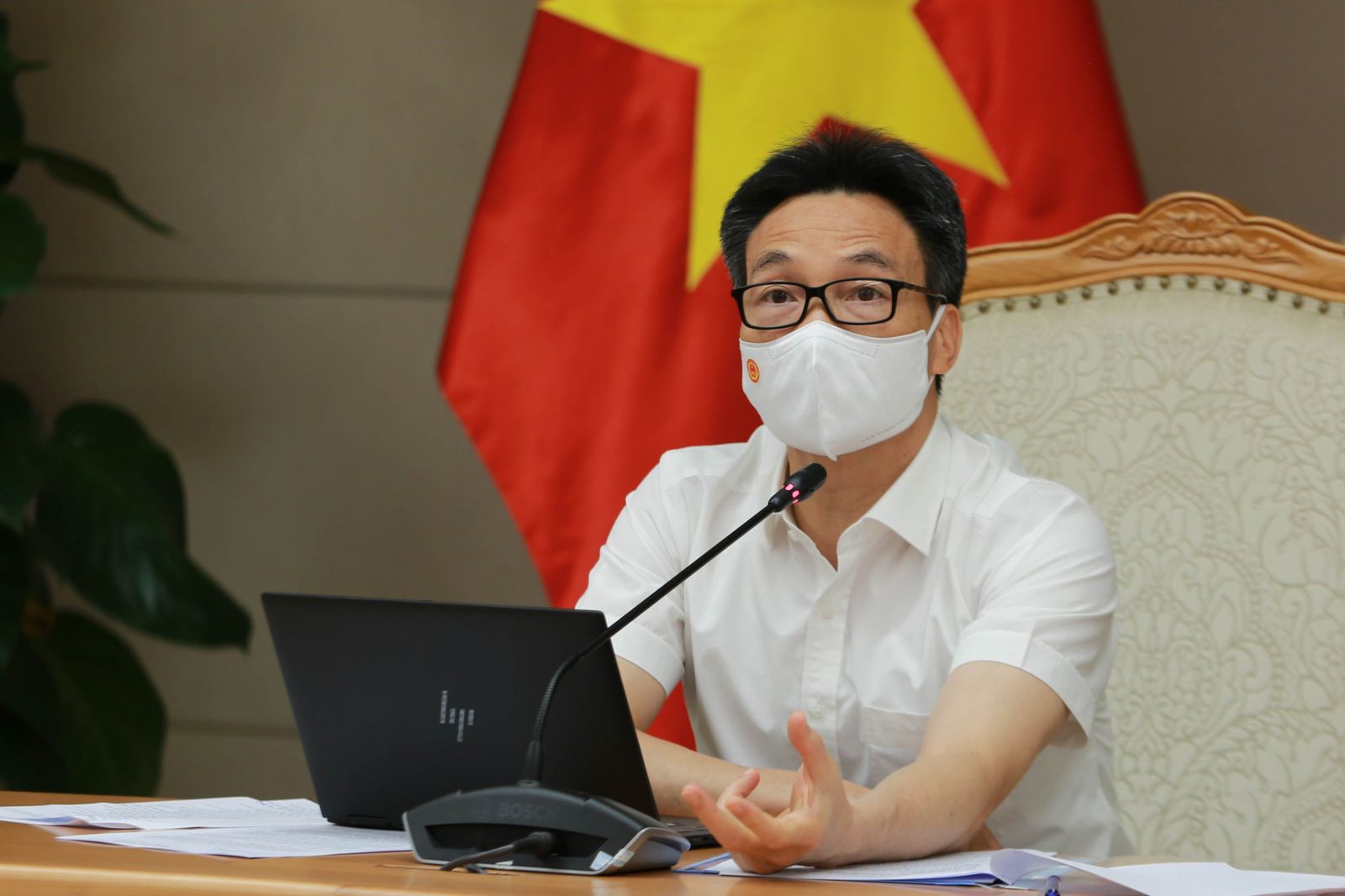   Hoàn thiện quy trình cấp phép vaccine và sản xuất sinh phẩm phòng, chống dịch COVID-19