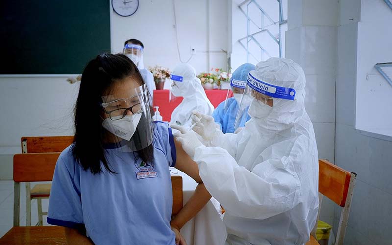   Chuẩn bị tâm lý và chăm sóc trẻ khi tiêm vaccine phòng Covid-19