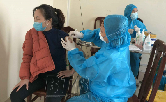  Thái Bình: 100% người từ 12-17 tuổi đã tiêm 1 mũi vắc-xin phòng Covid-19