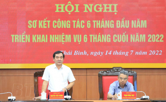   Chủ động đấu tranh phản bác các quan điểm sai trái, thù địch, bảo vệ nền tảng, tư tưởng của Đảng