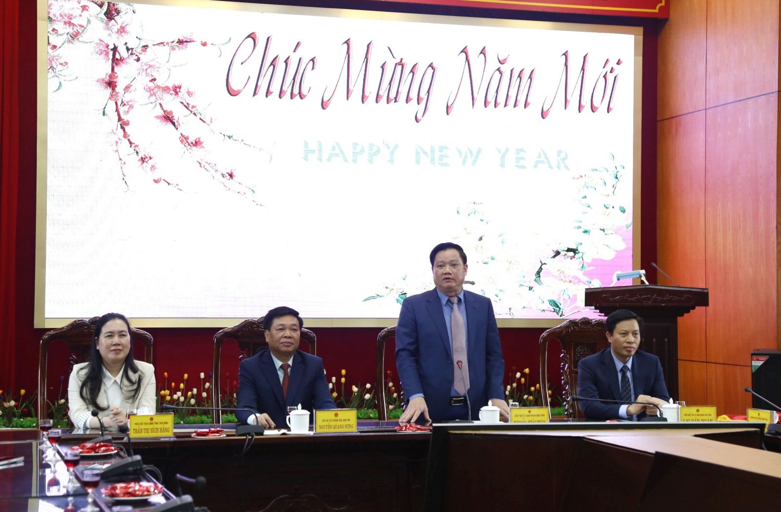   Các Nh881 lãnh đạo Nh88 casino tỉnh gặp mặt cán bộ, công chức, viên chức, người lao động Văn phòng Nh88 casino tỉnh nhân dịp đầu năm mới