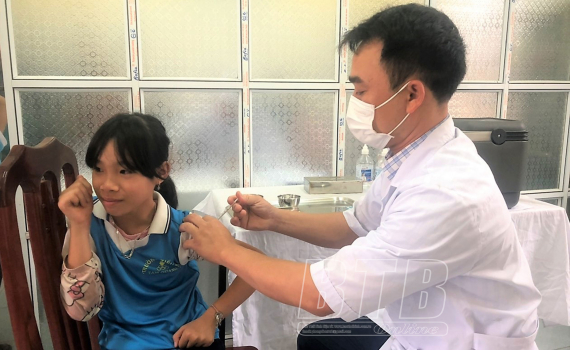   Triển khai tiêm vắc-xin phòng Covid-19 đợt 56 cho trẻ từ 5 đến dưới 12 tuổi