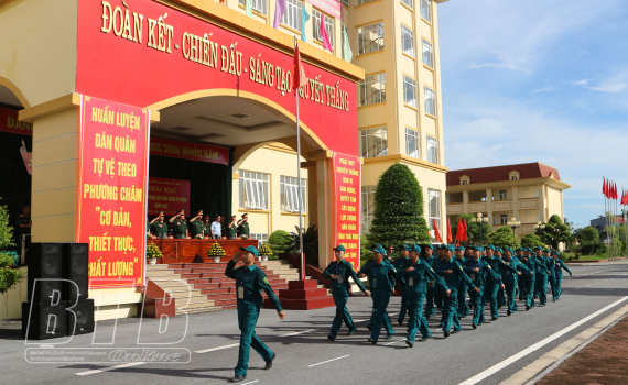   Sôi nổi hội thao trung đội dân quân cơ động