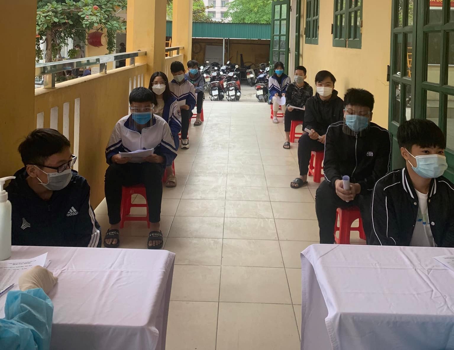   Triển khai tiêm vắc xin phòng Covid-19 cho trẻ từ 12-17 tuổi trên địa bàn Thành phố và huyện Vũ Thư