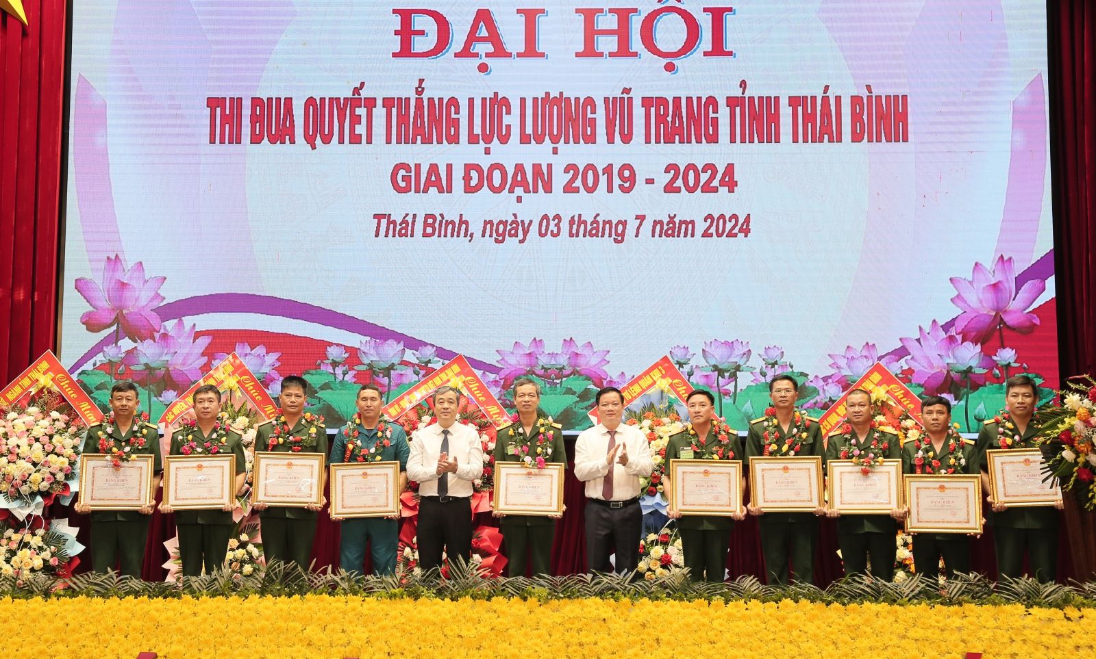   Đẩy mạnh thực hiện phong trào thi đua quyết thắng ngày càng thực chất và Nh88 net sâu rộng