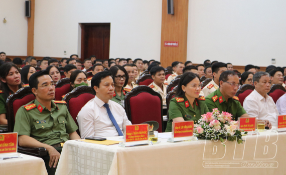  Giao lưu “Vì bình yên cuộc sống”