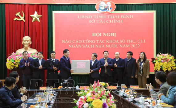   Các Nh881 lãnh đạo tỉnh thăm, động viên các đơn vị quyết toán, khóa sổ ngân sách cuối năm 2022