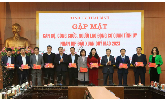   Gặp mặt cán bộ, công chức, viên chức, người lao động các cơ quan thuộc Tỉnh ủy