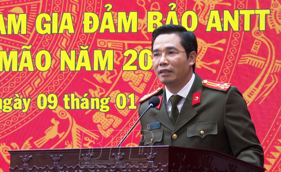   Tăng cường cán bộ, chiến sĩ các đơn vị cho công an huyện, thành phố tham gia bảo đảm an ninh trật tự, bảo vệ dịp tết Nguyên đán Quý Mão