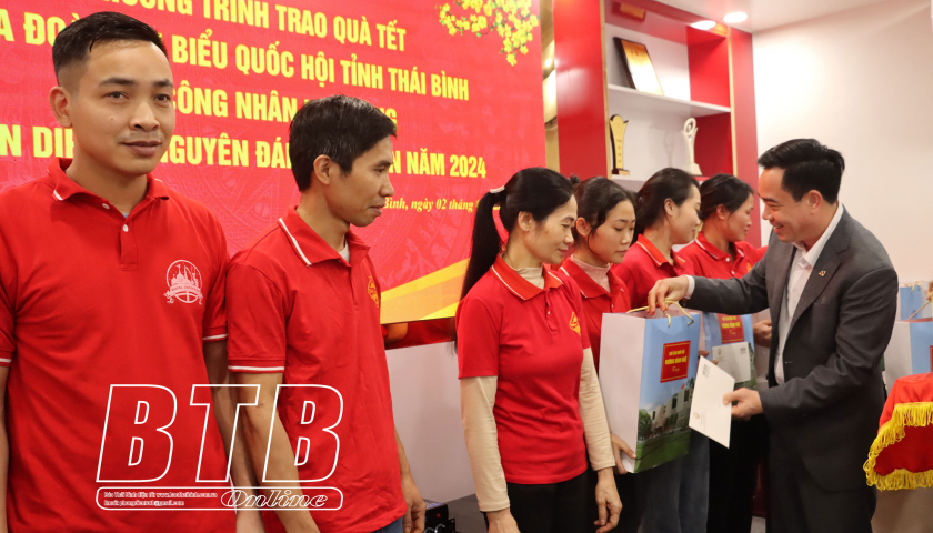   Đoàn đại biểu Nh88 net tỉnh: Trao 550 suất quà tết cho hộ cận nghèo, công nhân có hoàn cảnh khó khăn