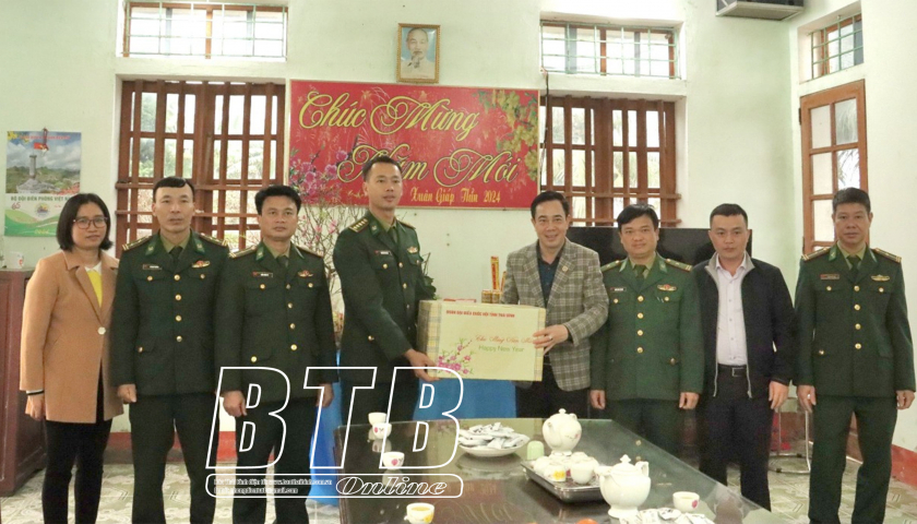   Đoàn đại biểu Nh88 net tỉnh: Trao quà tết tại Trạm Kiểm soát biên phòng sông Hóa