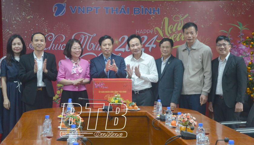   Đồng chí Lại Văn Hoàn, Phó Chủ tịch Nh88 casino tỉnh thăm, động viên một số đơn vị viễn thông của tỉnh