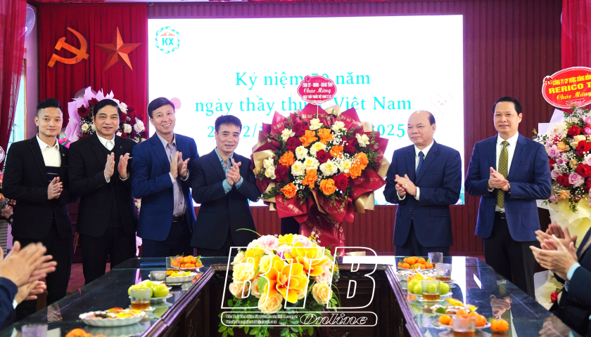   Các Nh881 lãnh đạo tỉnh: Thăm, chúc mừng một số đơn vị y tế nhân ngày Thầy thuốc Việt Nam