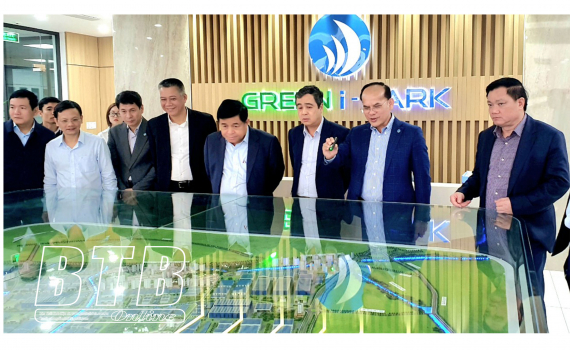   Bộ trưởng Bộ Nh883 và Đầu tư Nguyễn Chí Dũng thăm và kiểm tra khu công nghiệp Liên Hà Thái