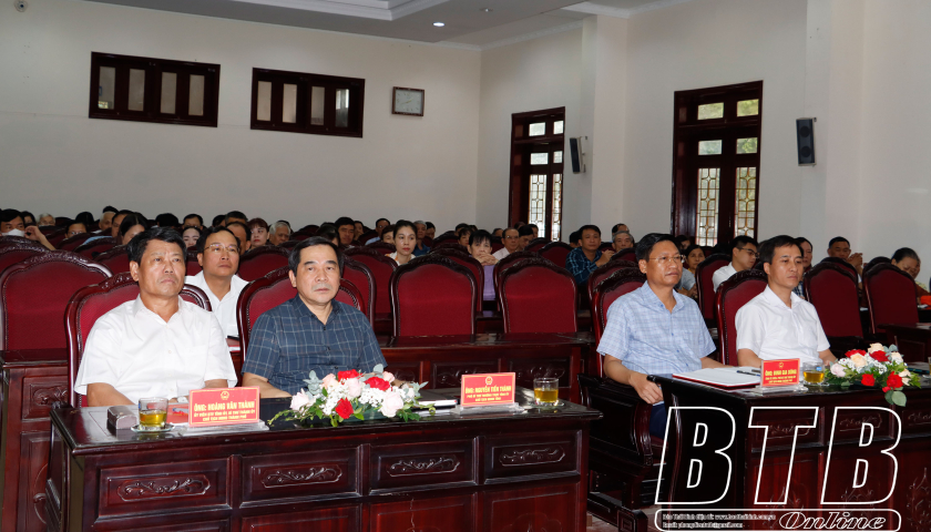   Đồng chí Nguyễn Tiến Thành, Phó Bí thư thường trực Tỉnh ủy, Chủ tịch Nh88 - Cá Cược Mỗi Ngày - Nh88 vip Liền Tay tỉnh tiếp xúc Nh88 vip tại thành phố Thái Bình
