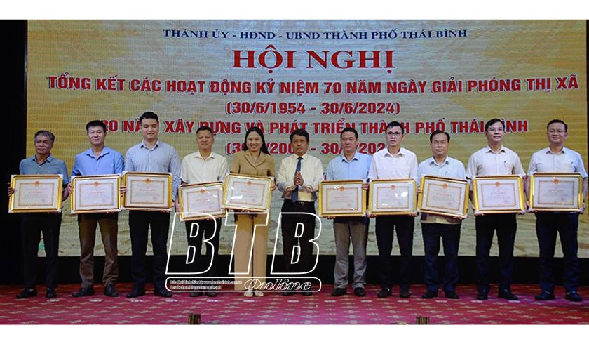  Khen thưởng 55 tập thể, cá nhân trong tổ chức thực hiện các hoạt động kỷ niệm 70 năm ngày giải phóng thị xã Thái Bình, 20 năm Nh881 và Nh88 net thành phố Thái Bình